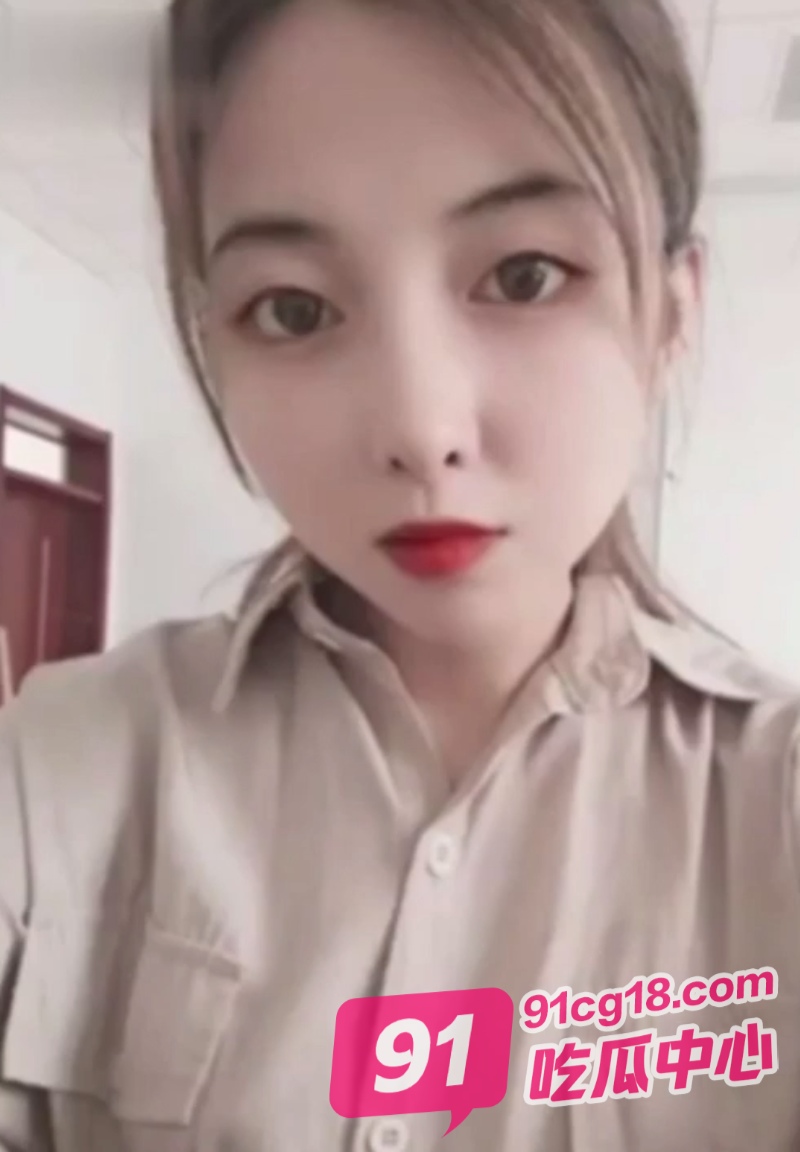 福州新婚少妇偷情光头男 没想到竟是初中女老师 床上竟这般淫骚!
