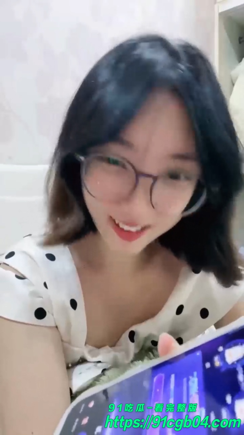 推特反差少女安安宝贝自慰福利网页素材3水印版