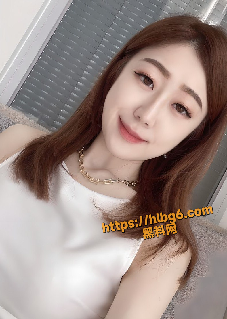 长相超清纯的白领上班族 网络调教对镜自拍 极品身材性感美乳 自我陶醉淫水直流!