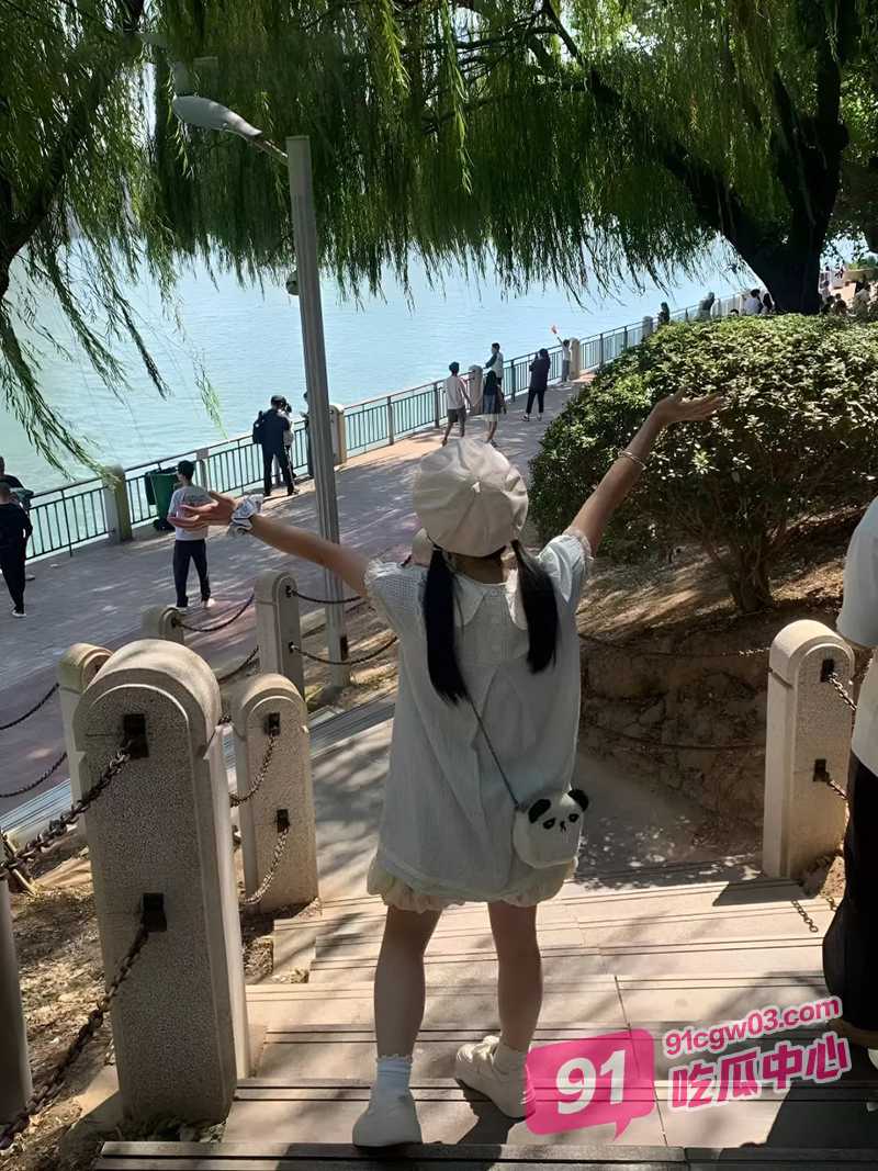 山东济南职高嫩妹王柳青 被富二代调教 白嫩肉体变泄欲肉便器！ 配图4