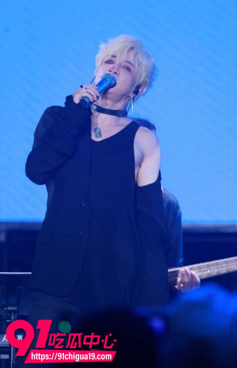 知名歌手薛之谦被前女友李雨桐曝光黑历史41