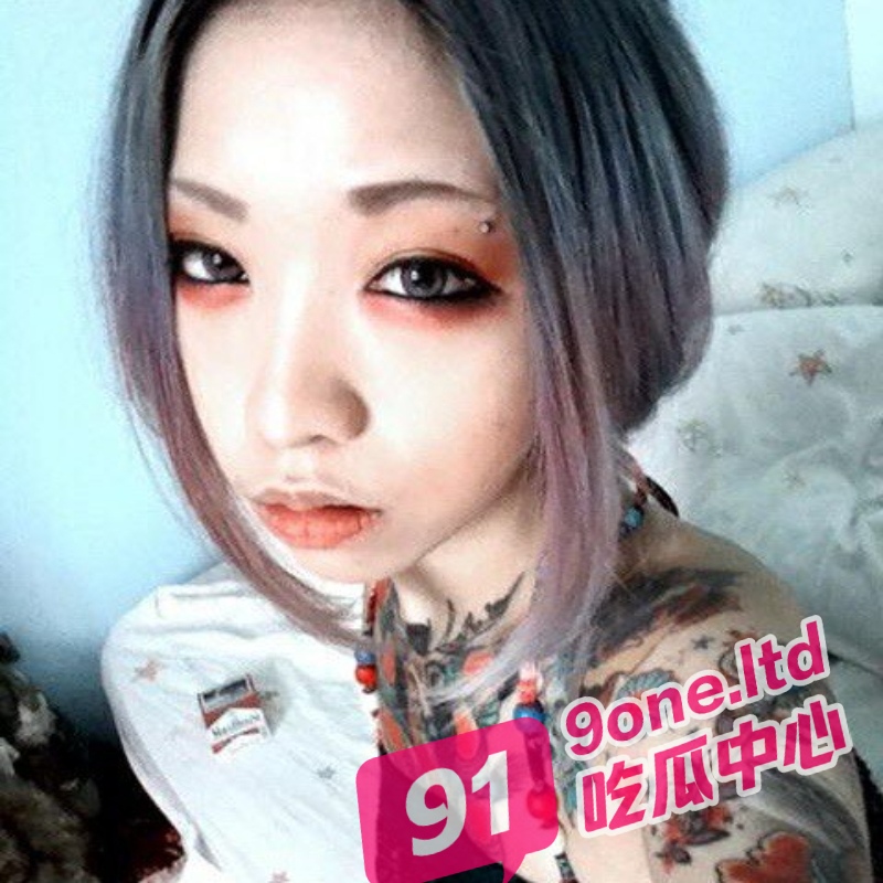那个海边失了身！台湾纹身女海边被勾搭爆操 一身媚骨扶腰入！