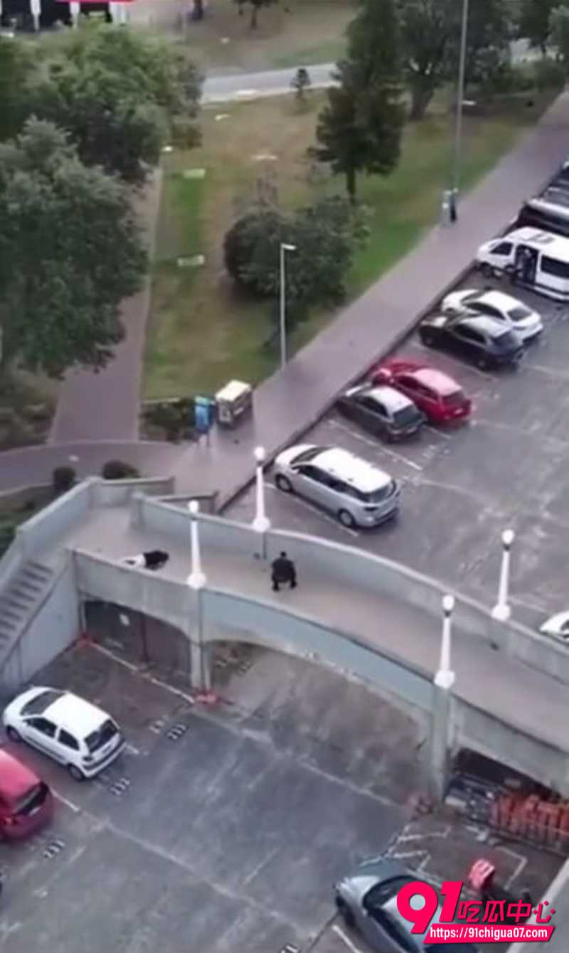 澳大利亚悉尼邦迪海滩发生枪击事件5
