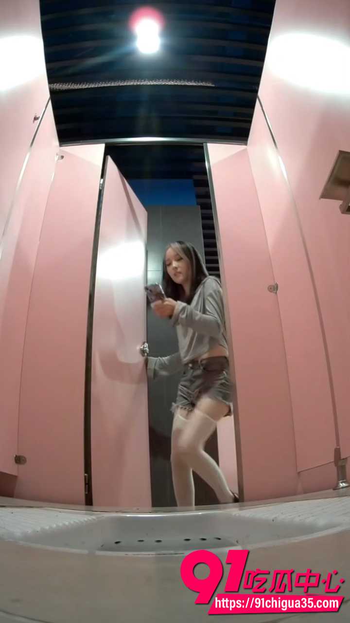 厕所偷拍系列2