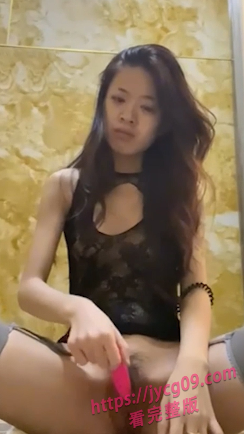 黑龙江宋文一为借裸贷穿丝袜露脸自慰！玩的太投入竟高潮！ 配图5