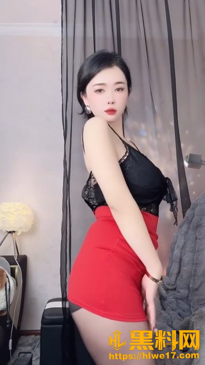 快手网红御姐 梦梦睡不醒 圆润的奶子抖到飞起 大量裸舞自慰视频流出