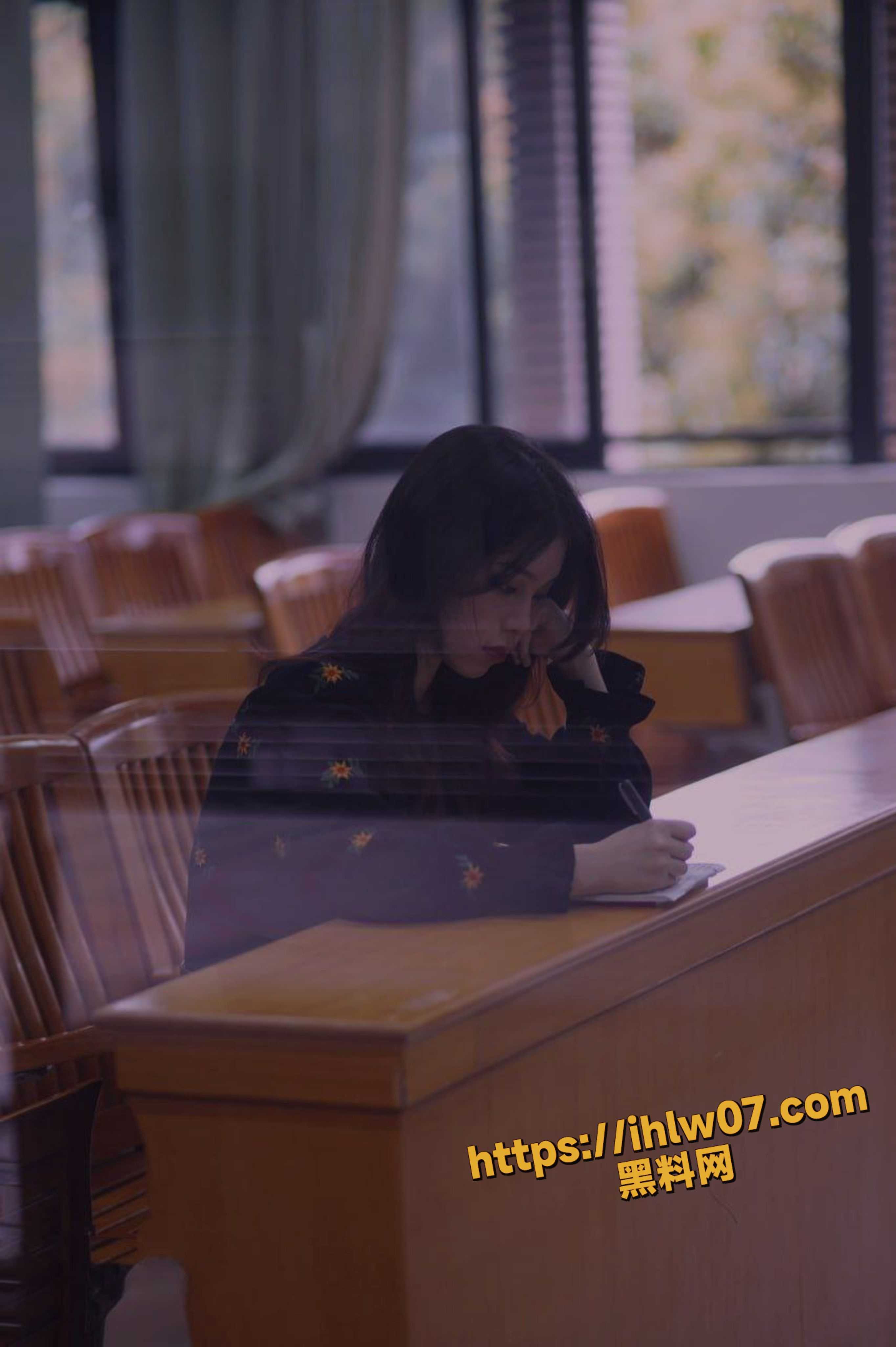 白菜被猪给拱了 舍友的极品身材女友 真的让我羡慕嫉妒恨了啊！