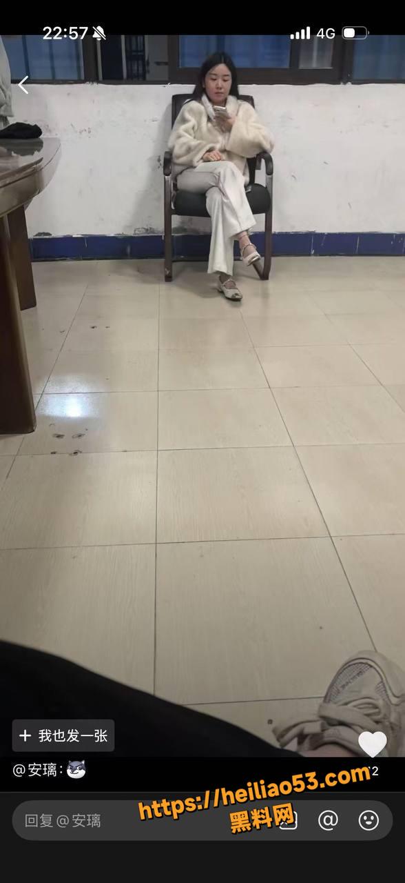 福建平潭 街头撕衣大战 小三被原配扒光 意外暴露火辣身材 集美的战斗真是朴实无华！