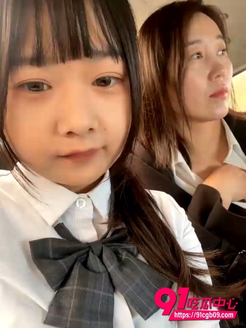 ST18岁萝莉播主 tiantian 携妈上阵出租车跳蛋自慰直播 JK校服露奶夹乳头狂摸下体 刺激爆棚