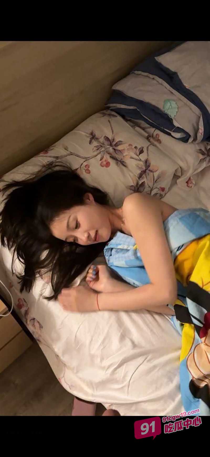 山西师范艺术生刘裕 沦为有钱人的胯下精盆 光看脸蛋反差感超强！ 配图7