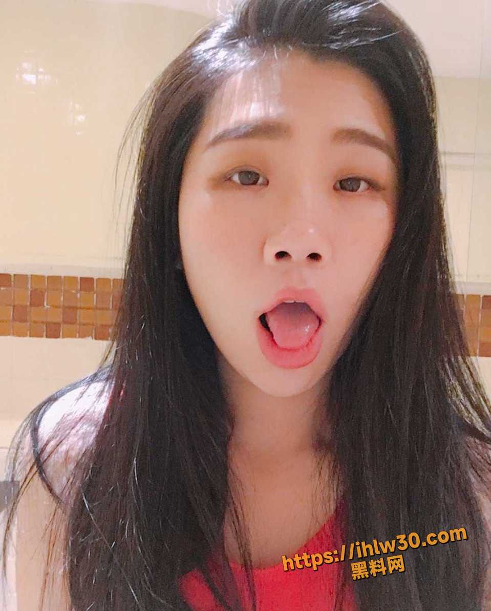 有成熟少妇的风韵还有贵妇的气质马来西亚华人少妇 企业白领OL恋上老司机主管啪啪口交视频曝光！