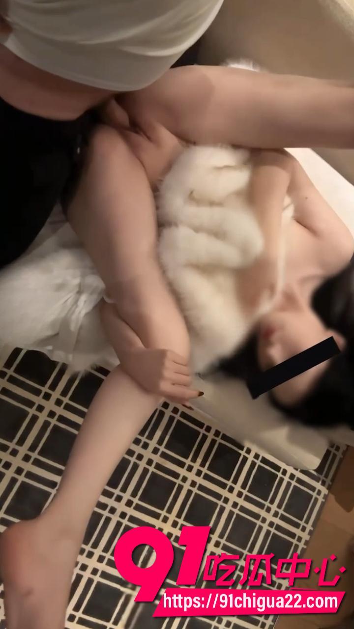 推特NTR顶级人妻ROSEWU酒店黑丝美腿勾魂7