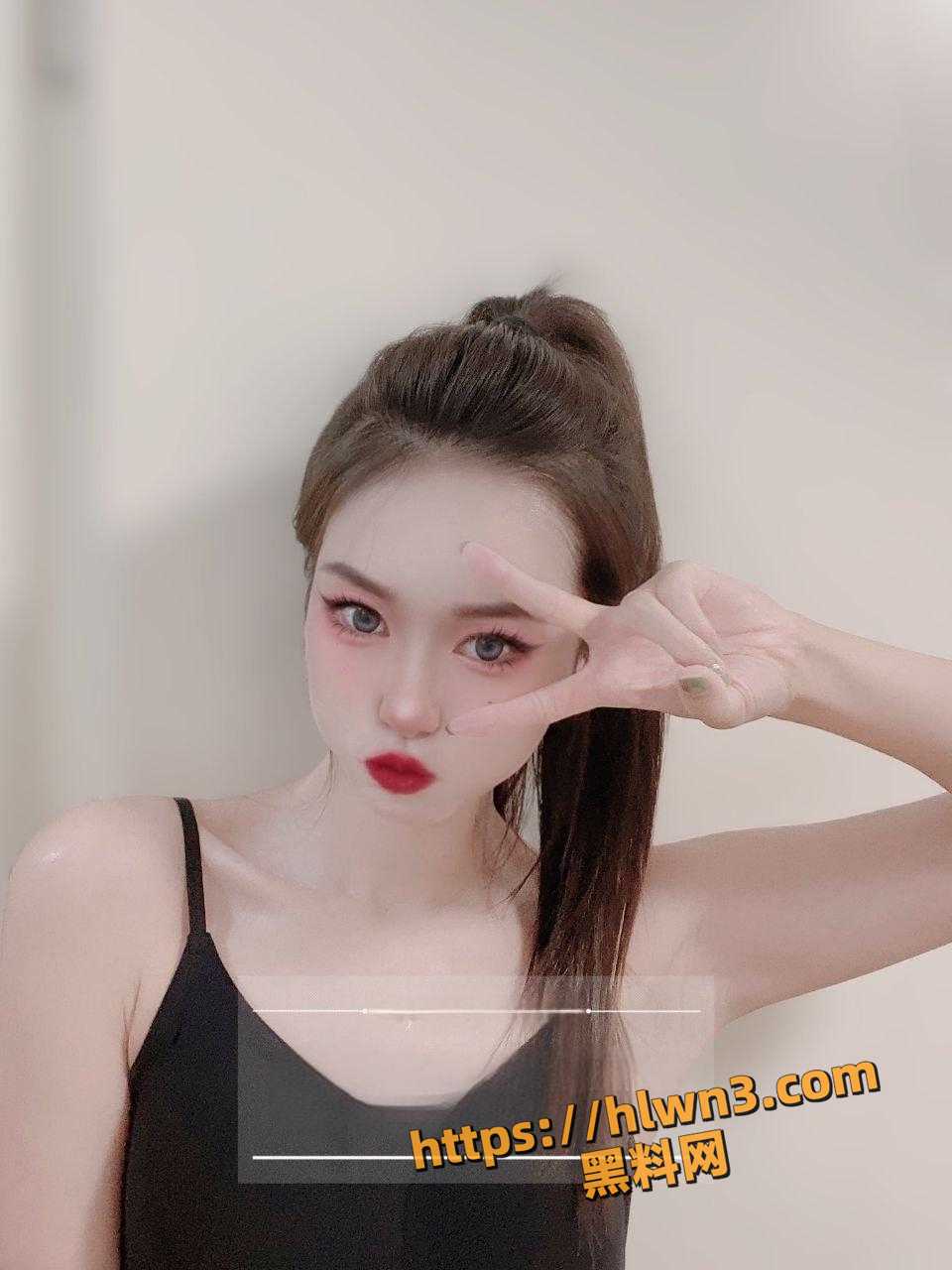 顶级福利姬白虎玉足女神大人降临 推特淫荡少妇 Temuer郡主 能满足你对女性的所有性幻想！