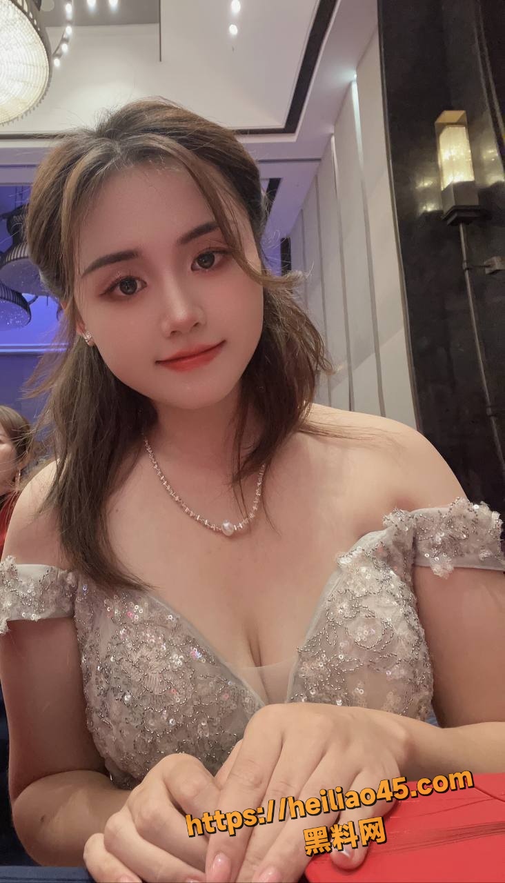 广西极品少妇人妻 哺乳期性瘾泛滥约炮金主 被暴操到尖叫失神！
