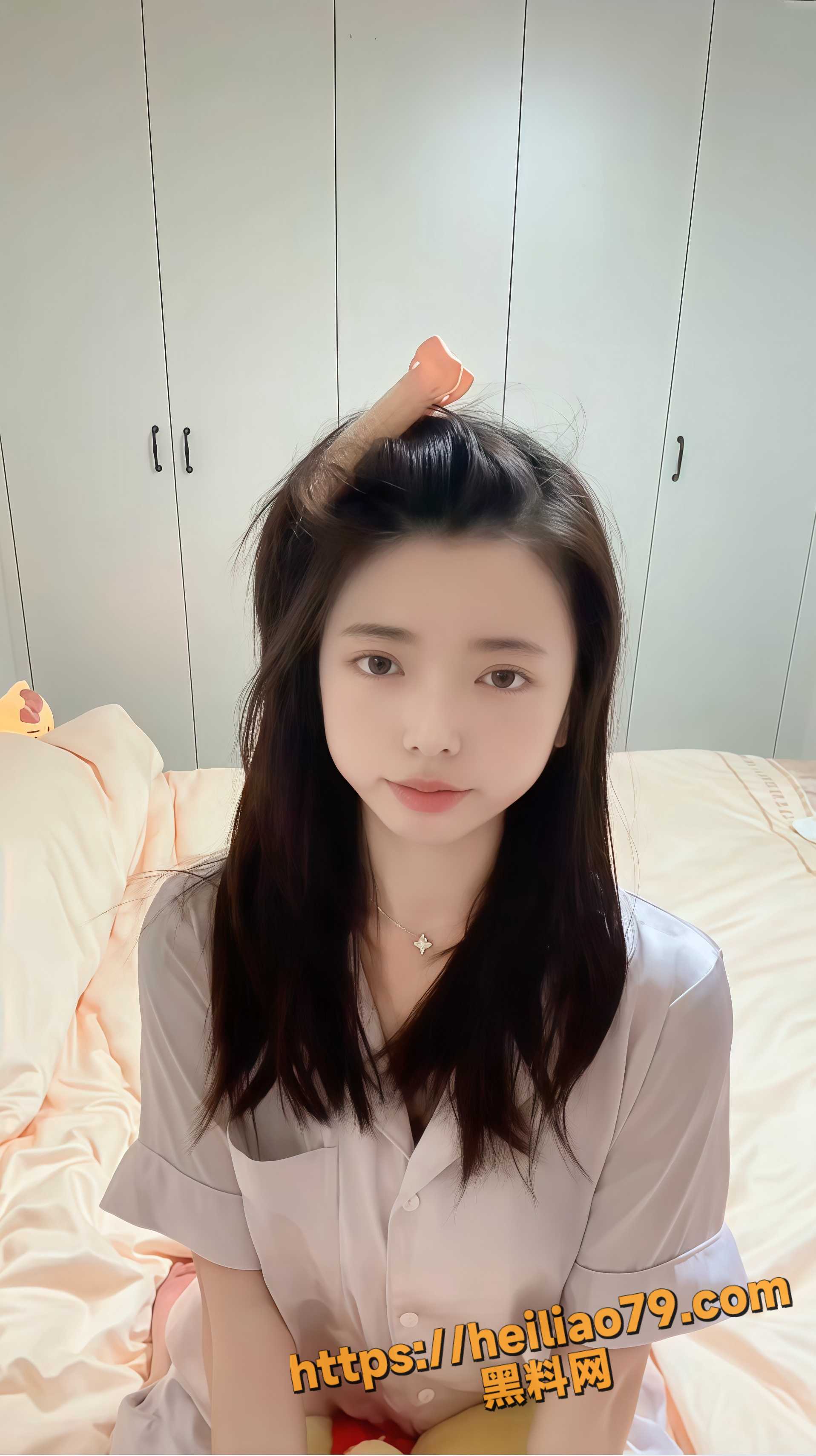 快手网红御姐 媮晚 大秀性感艳舞 丝袜美腿自摸呻吟 爽感爆棚！