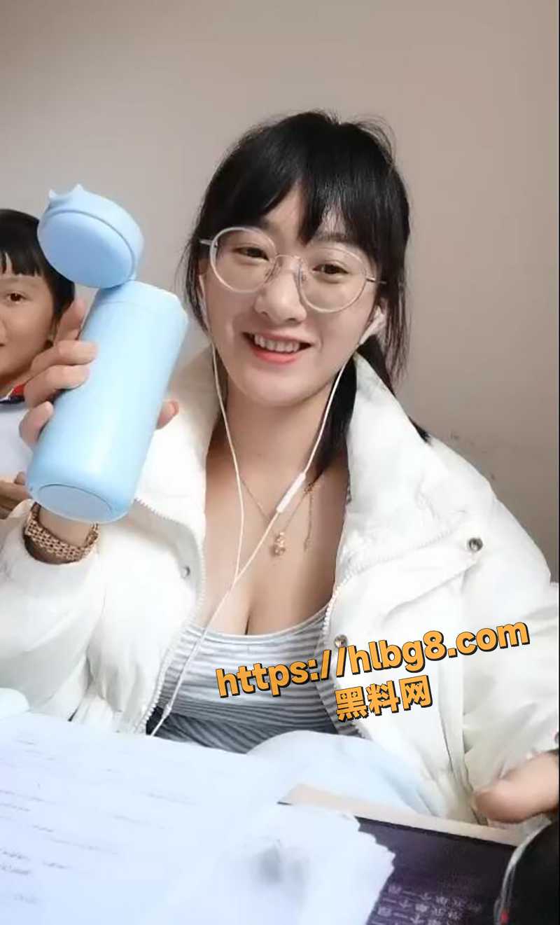 最美山村教师 尹月 办公室里大秀身材 边改作业边露奶自慰 道具塞逼只为填满空虚的心！