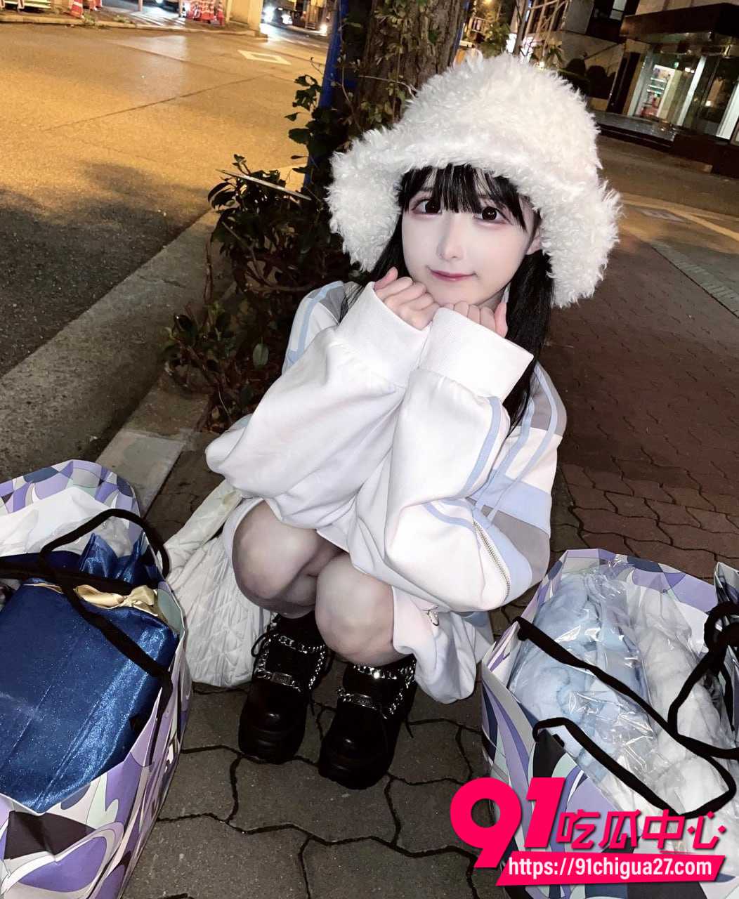 日本知名萝莉女优横宫七海自杀后签约公司疯狂卖遗作 两年拍400多部 尸骨未寒就上架新片