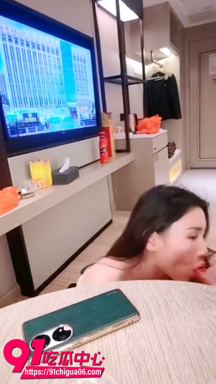 玩游戏把小姨子灌醉后彻底被撩发情5