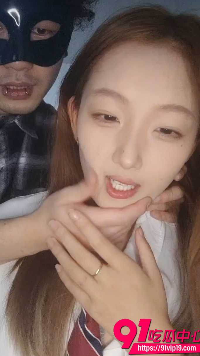 花臂精神小妹下海直播 6 花臂精神小妹下海直播 6