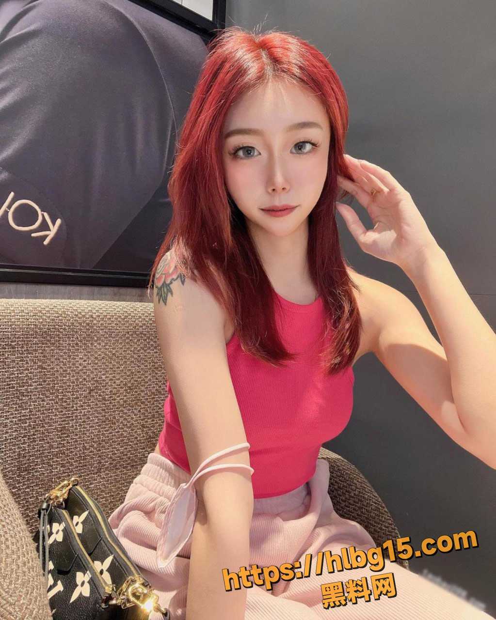外网大神忽悠年轻美少女脱光自慰的视频福利合集 假装系统骗萌妹子脱光光揉奶自慰!