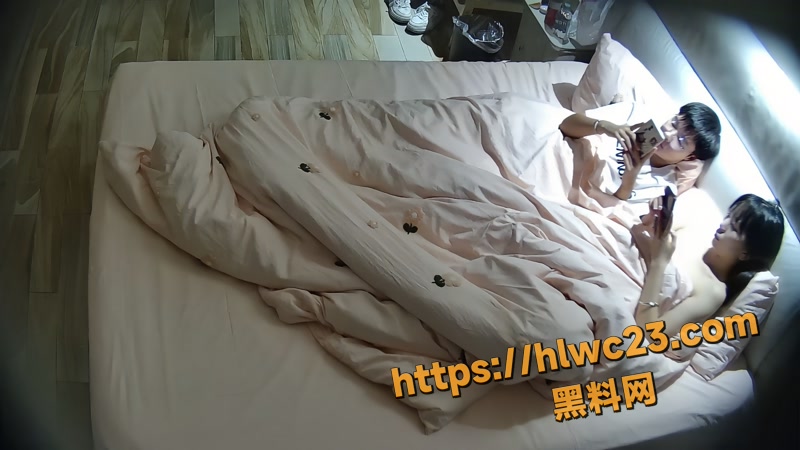 大学城民宿监控偷拍视频 小伙带超漂亮女友住店激情缠绵 小翘臀美女骑乘超诱人！