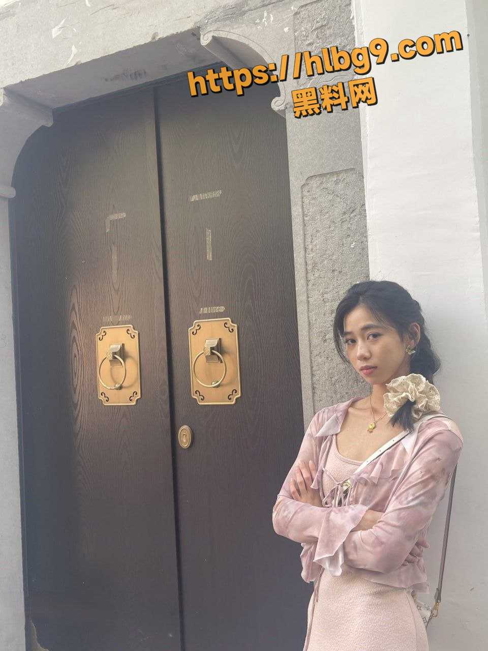 极品高颜舞蹈生 土豪定制大尺度网调视频流出 完美身材尤物 高难度一字马展示诱人酮体