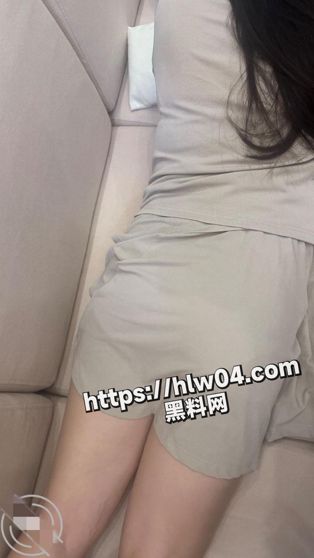 海角 最新姐弟乱伦！强上职场OL 黑丝美腿亲姐姐 无套爆操事后哭的梨花带雨