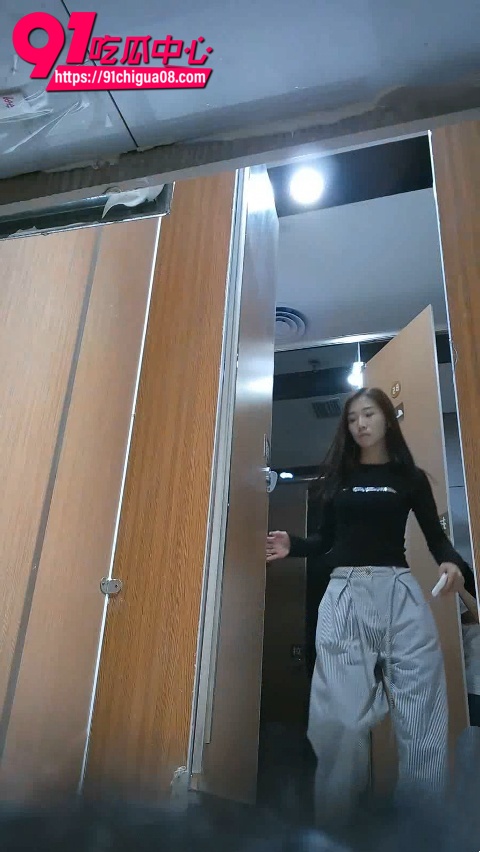 精品厕拍商场偷拍合集3 精品厕拍商场偷拍合集3