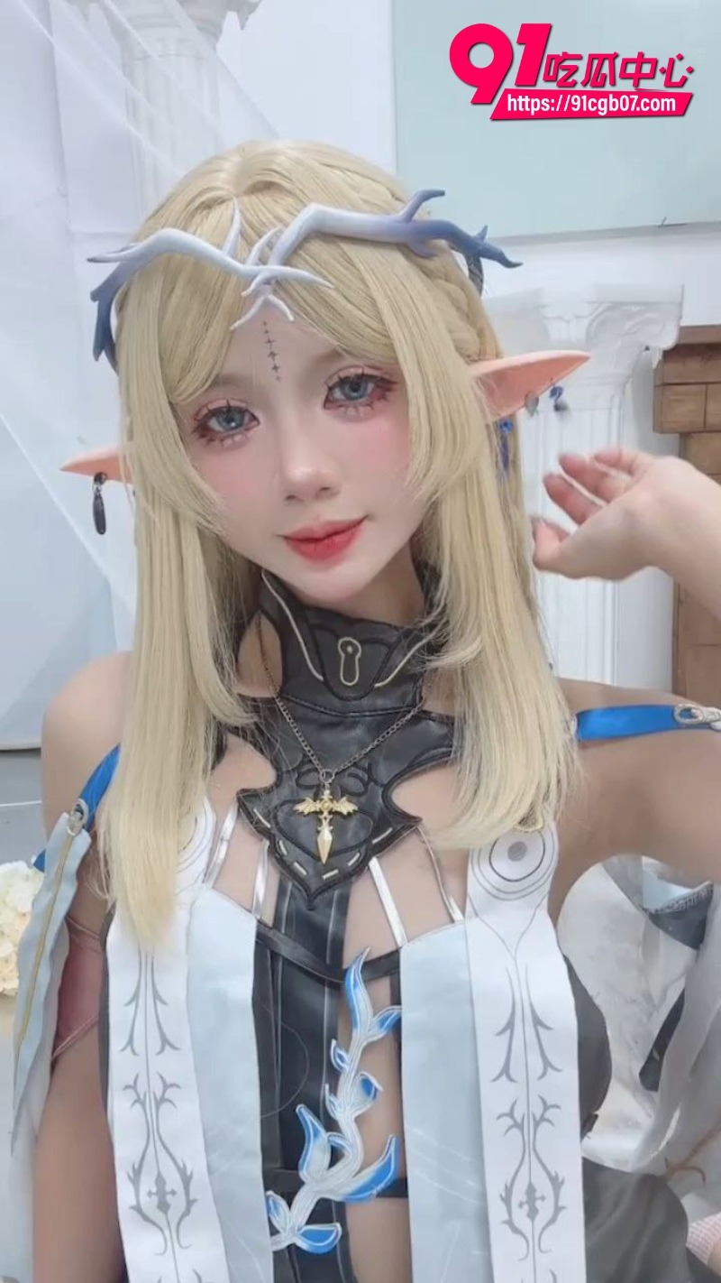 高颜值福利姬 PoppaChan8