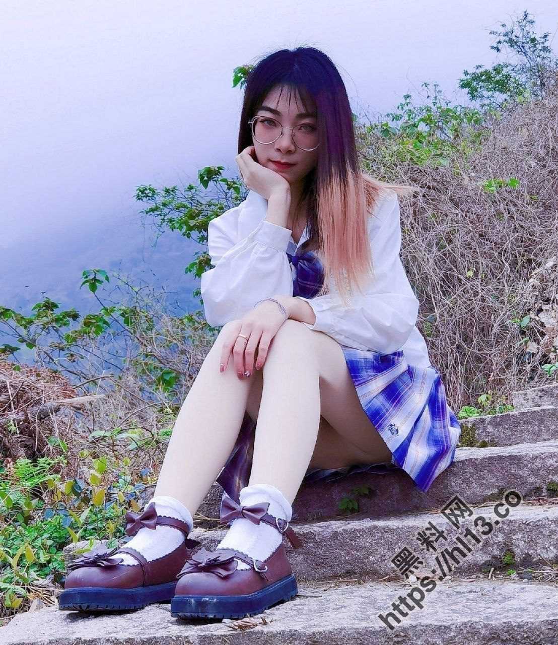 贵州贵阳师范学院「黄琪琪 」大一新生国庆期间一放假就跟学长约炮，被学长女友曝光