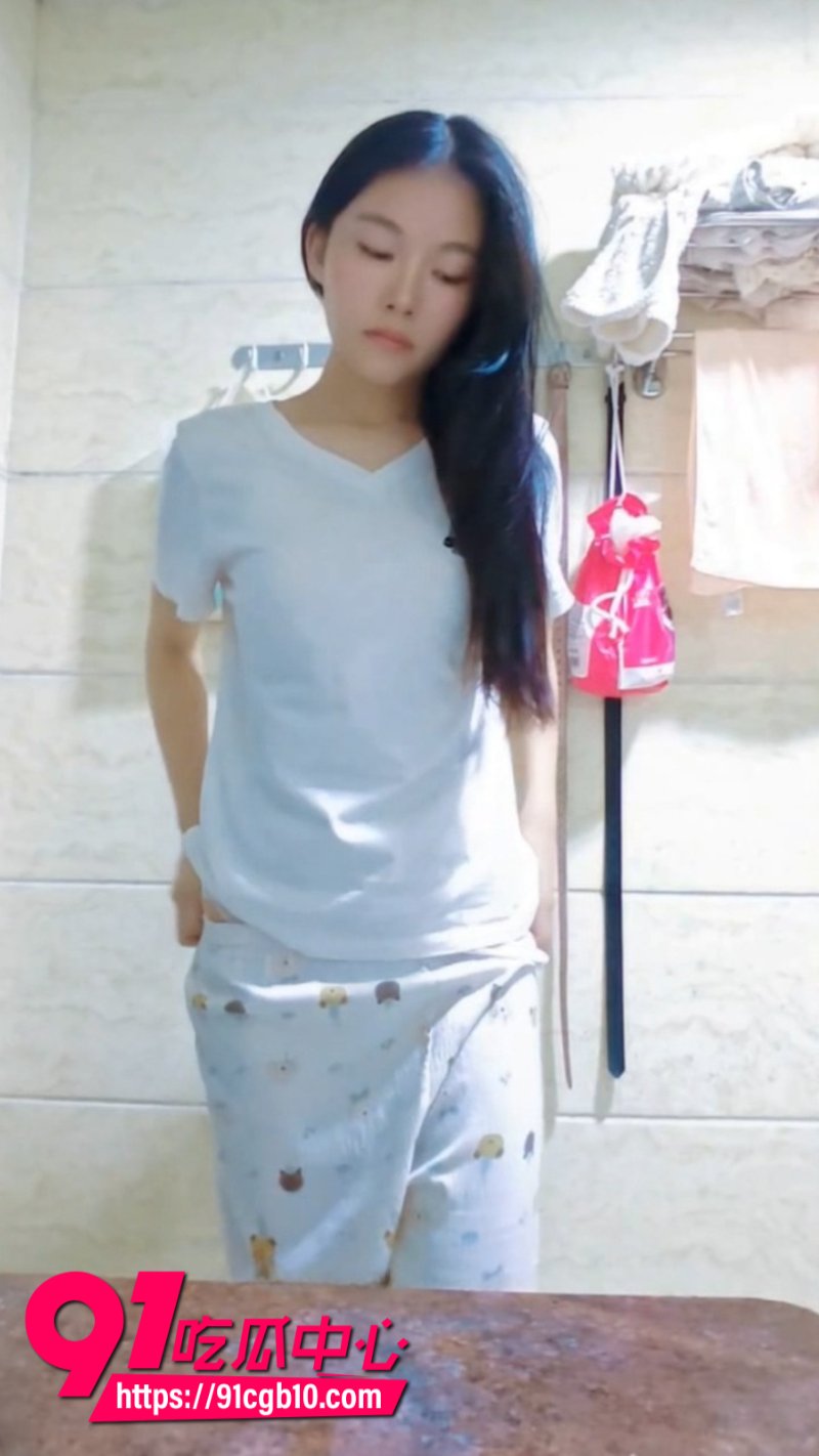 合租房偷拍女室友10