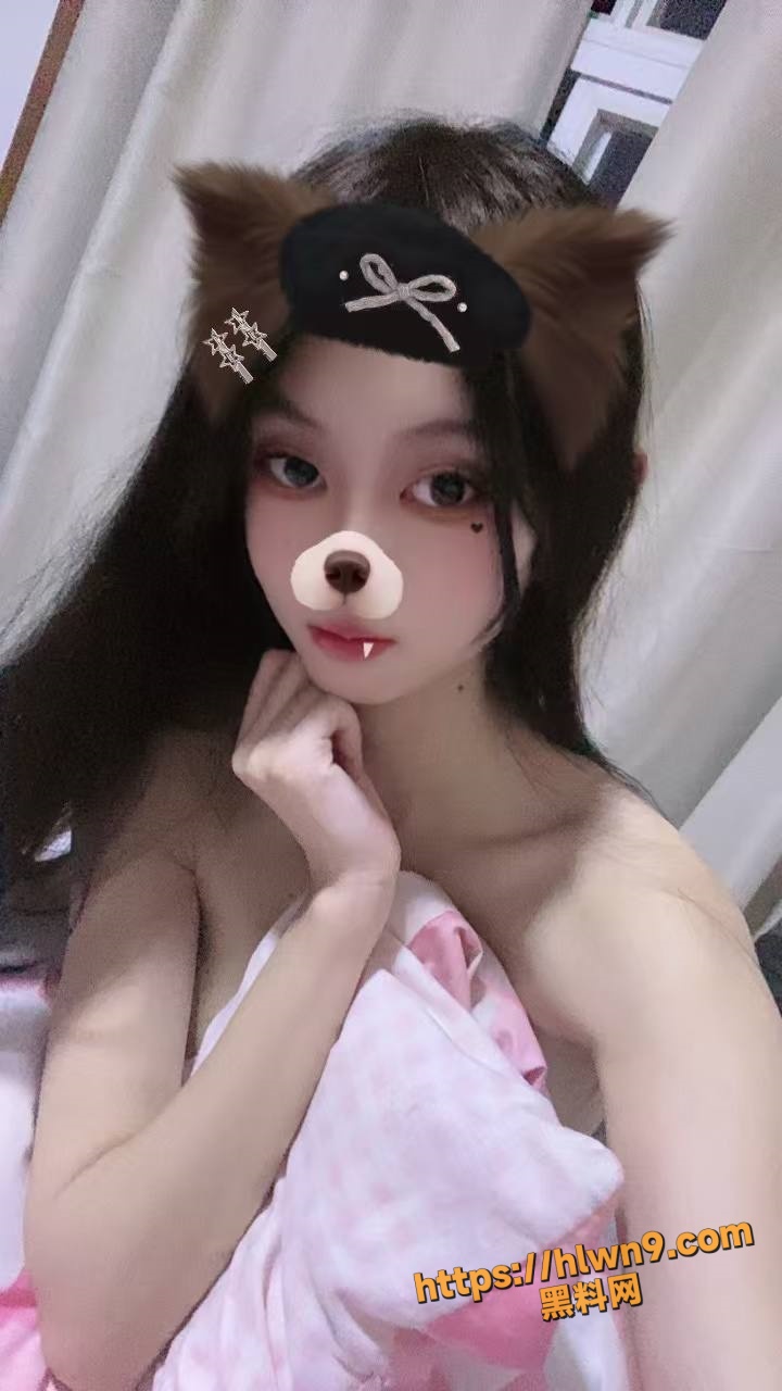 网调母狗赵欣悦 逼脸同框自慰抠穴 淫水还能拉丝 骚逼太嫩了 这小脸蛋还以为是个高中生！
