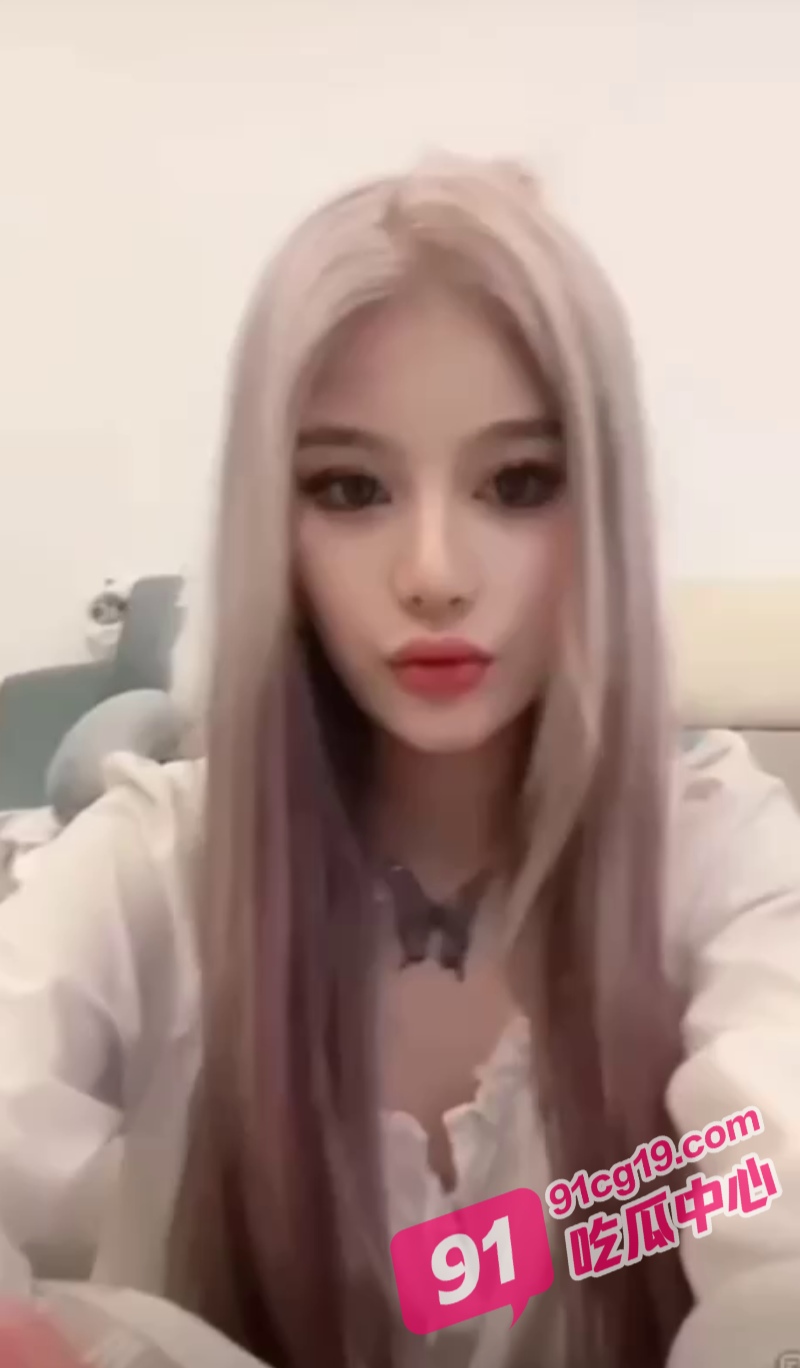 少妇少女学生妹在直播故意走光露点小合集！ 直播这碗饭实在太香
