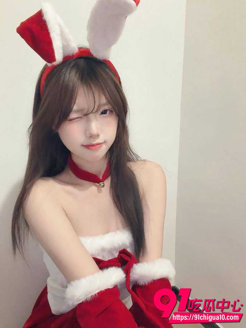 江西服装学院 李玉婷 被金主各种姿势肆意玩弄 骑乘式猛烈碰撞沉醉高潮 床上宛如发情野猫!