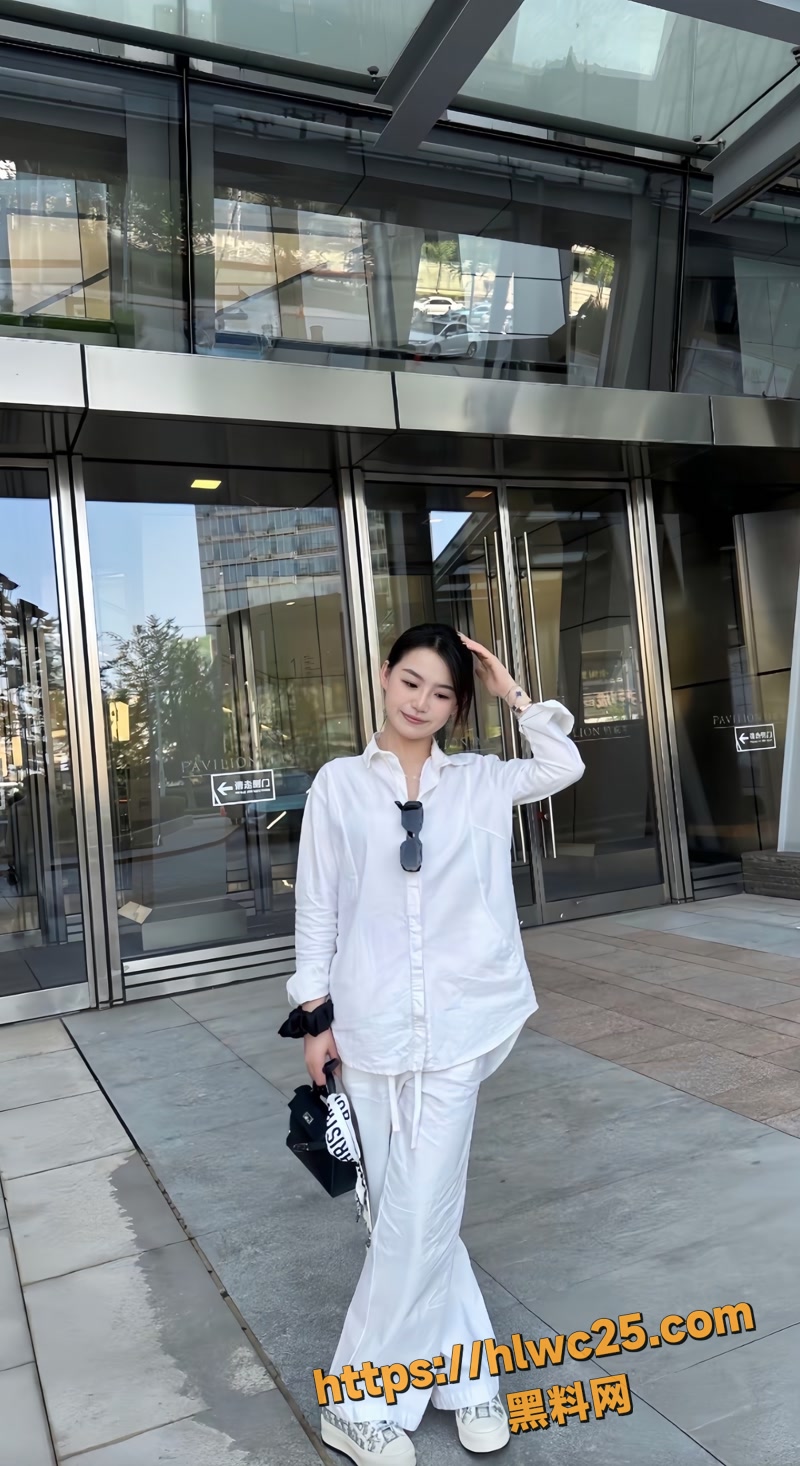 黑龙江东北石油大学清纯女大 安婷 大量性爱视频流出 反差到极致