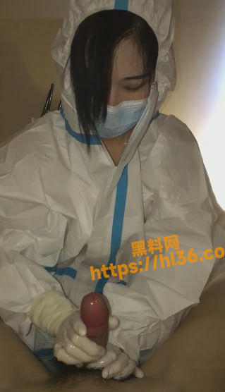 风骚女护士为了病人身心健康亲自上门为病人提供榨精服务！小手配黑丝直接拉满！