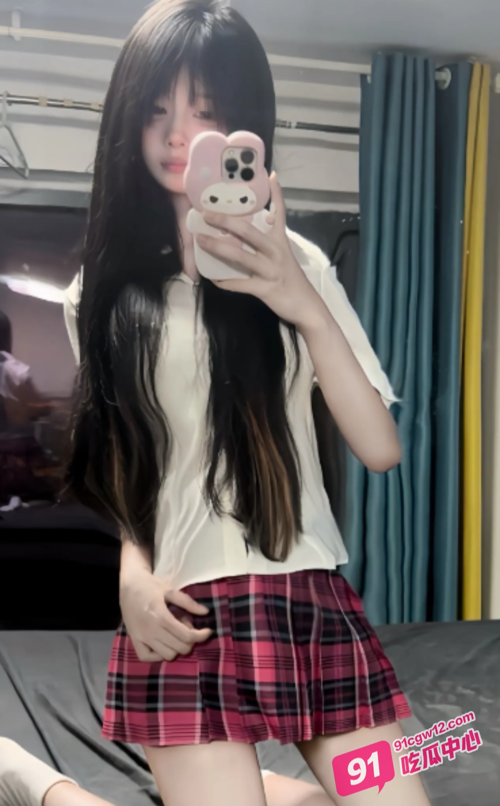 00后极品学妹琪琪白嫩的皮肤诱惑无限 大屌无套内射白虎小穴 爽翻天 配图2