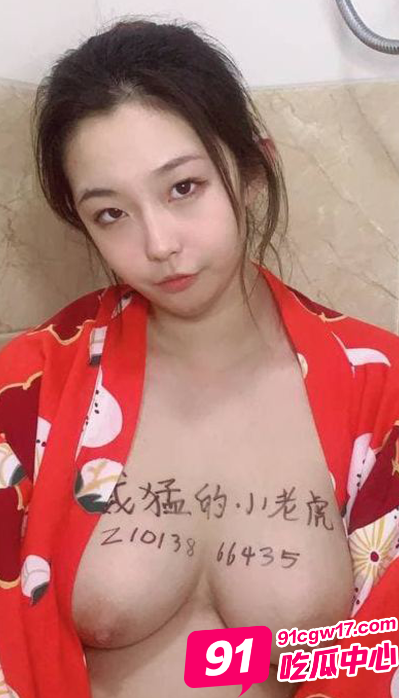 长春性奴辉夜姬约三单男酒店玩4P 轮番抽插调教从头干到尾 简直不要太刺激！ 配图5