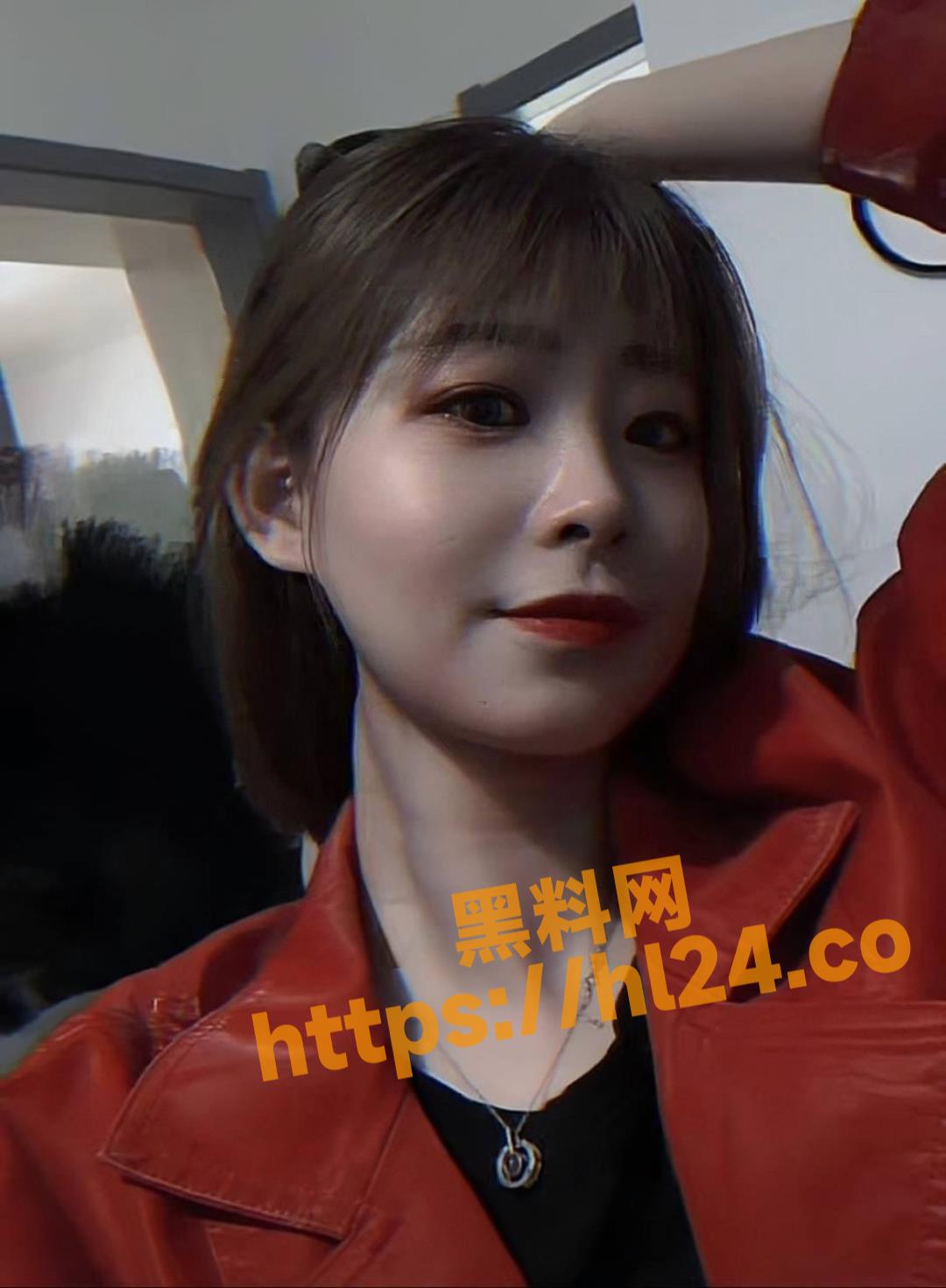 聊城已婚少妇 王芳 新婚期间不久就跟同事搞在一起了 后被发现有露脸视频遭实锤！