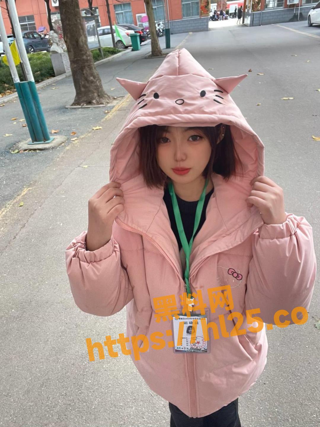 河北保定容城的高中生学生妹，极品美乳精神小妹发骚日常