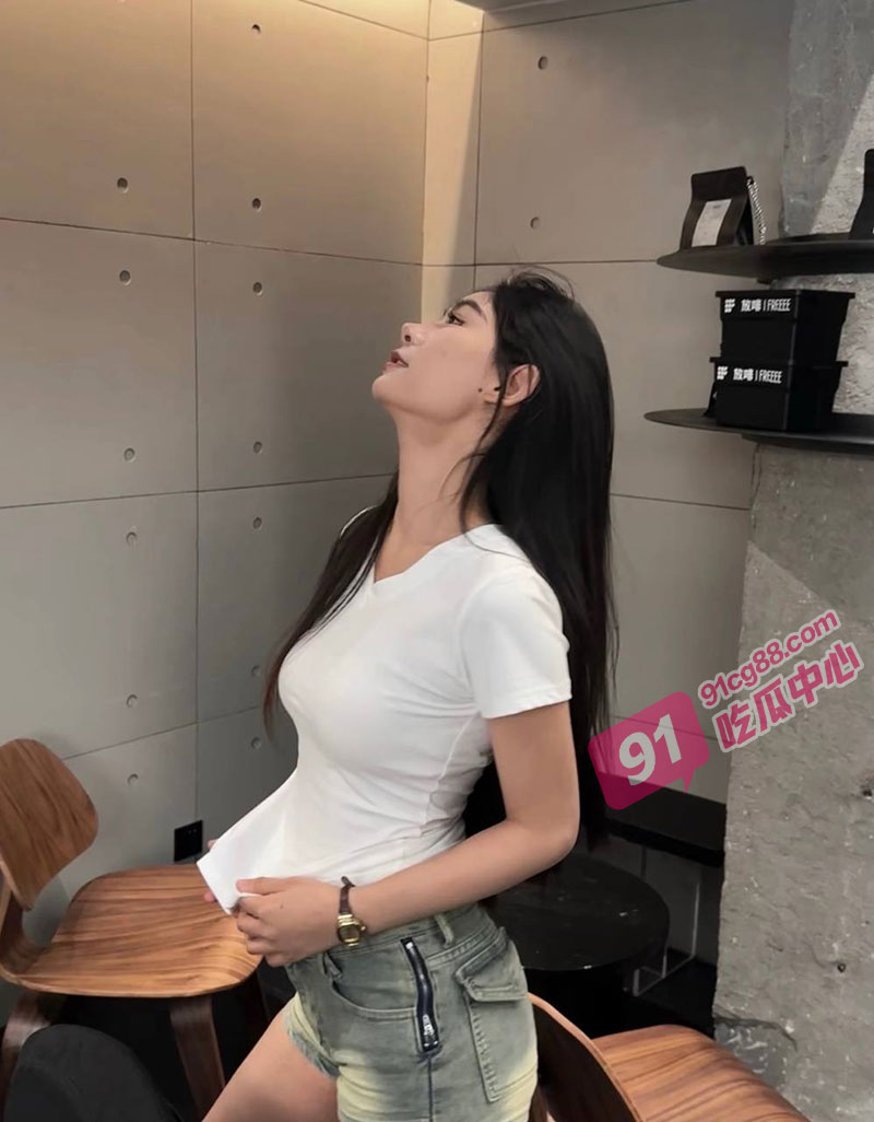福州BGM酒吧楼道 黑丝女操爱事件 全程视频偷拍流出遭全网疯求