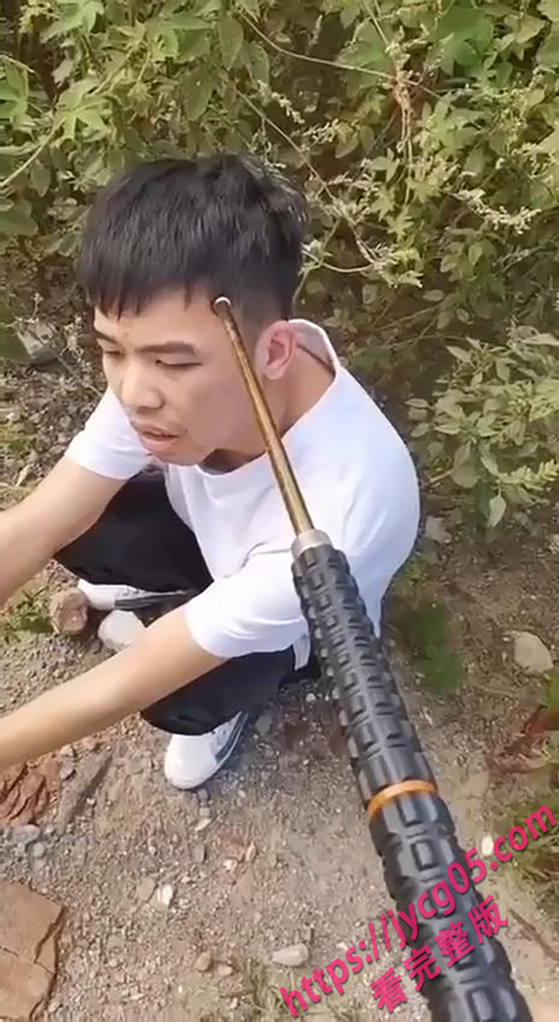 少年求职变人质！车行围殴恐吓强逼认账 实录视频流出 配图2