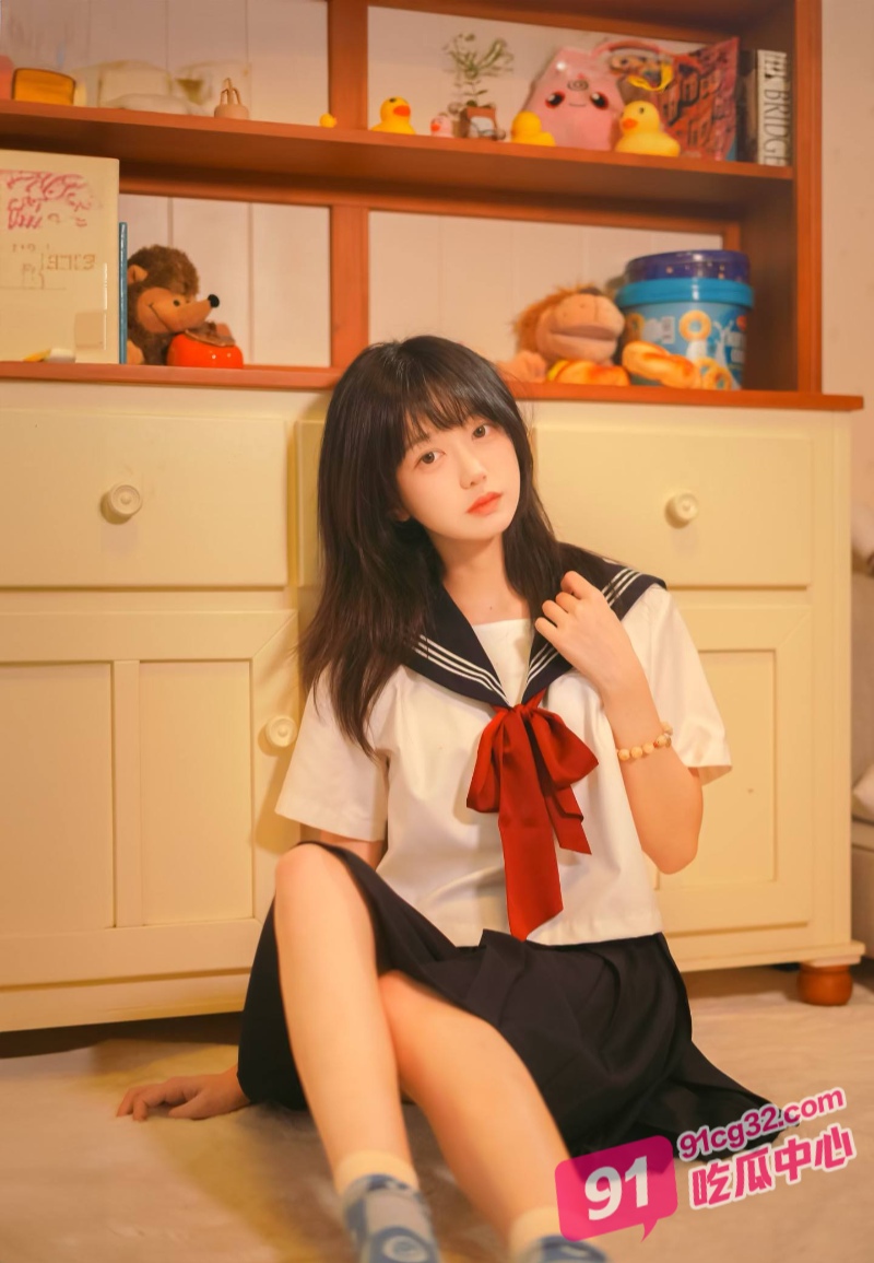 广州大三嫩妹孔冰冰穿水手服当楼凤 同意金主拍摄做爱视频但是得加钱！