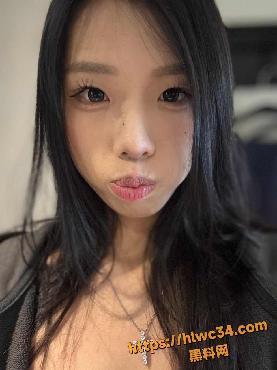 小红书极品反差御姐 顾琳熙 多段性爱视频流出 红色情趣装疯狂骑乘榨精太骚了