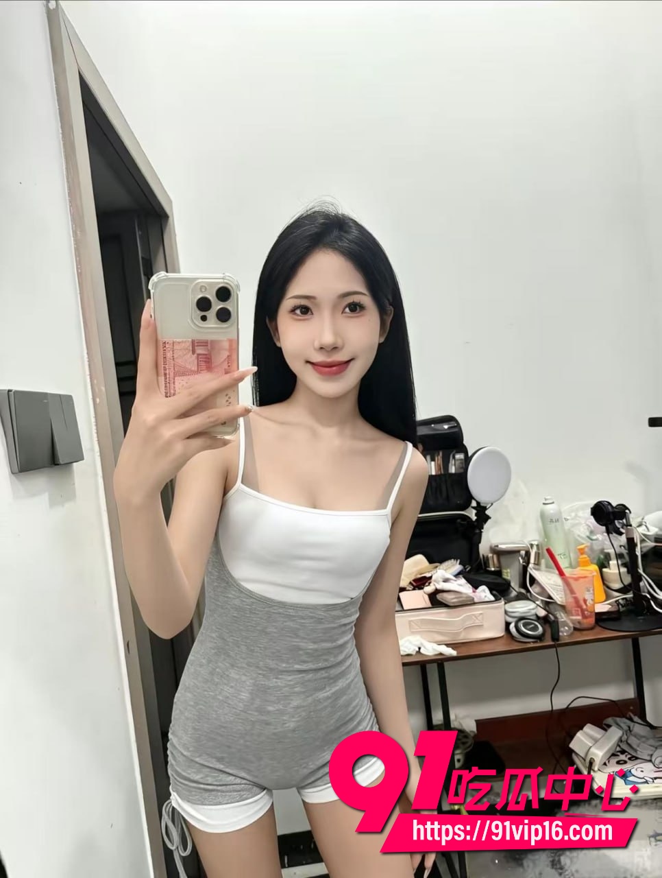 抖音精神小妹高冷小美18