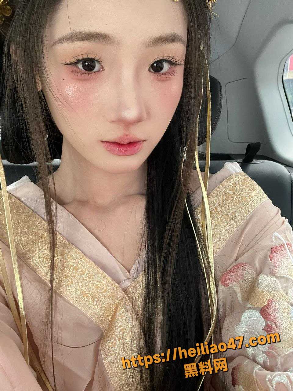大二女生群聊分享 性瘾超强钟爱内射 拿避孕药当钙片吃 床战视频流出太劲爆！