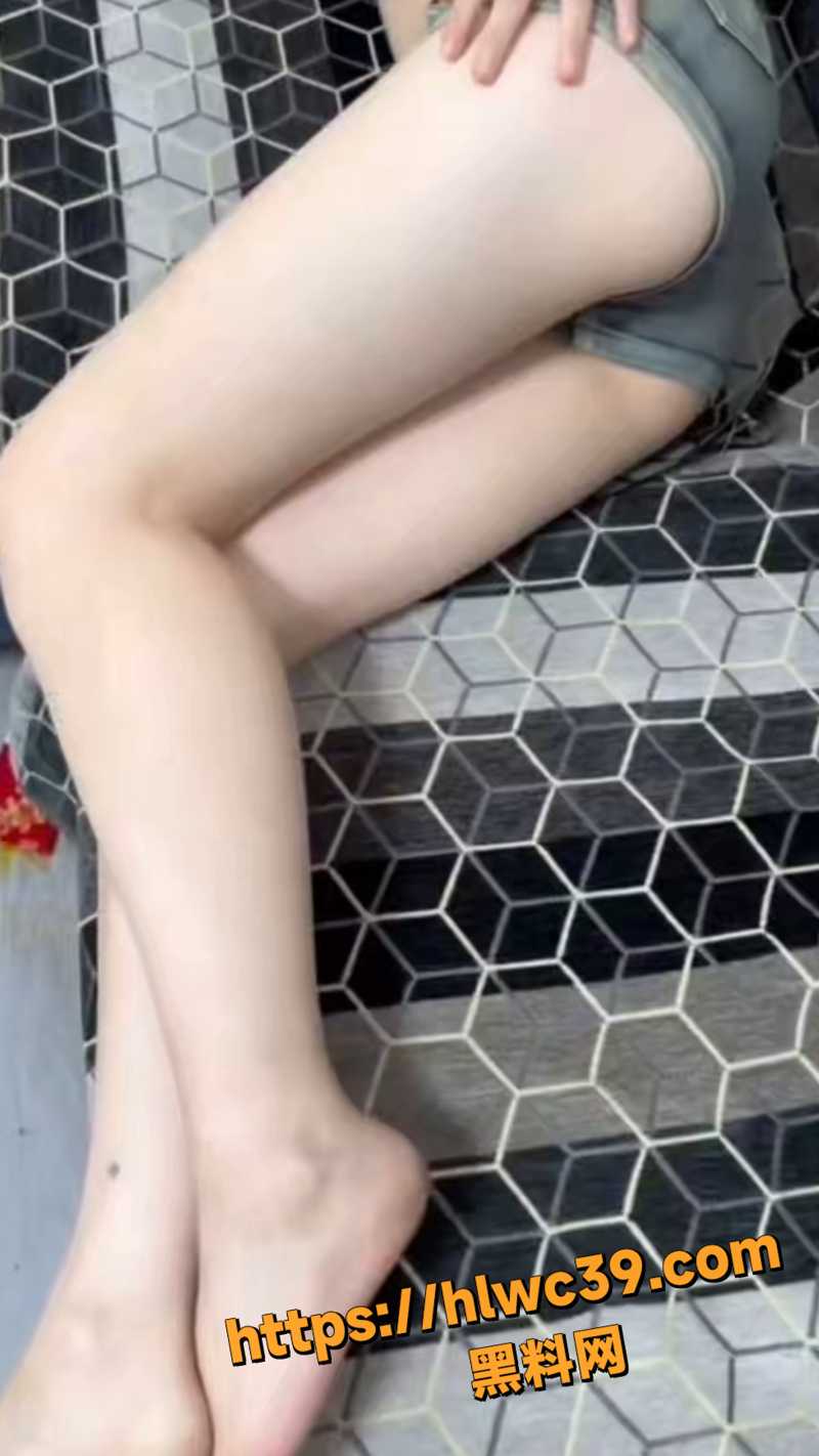 好兄弟女友喝醉被猛操 无力反抗疯狂输出 无套抽插黑森林骚气冲天