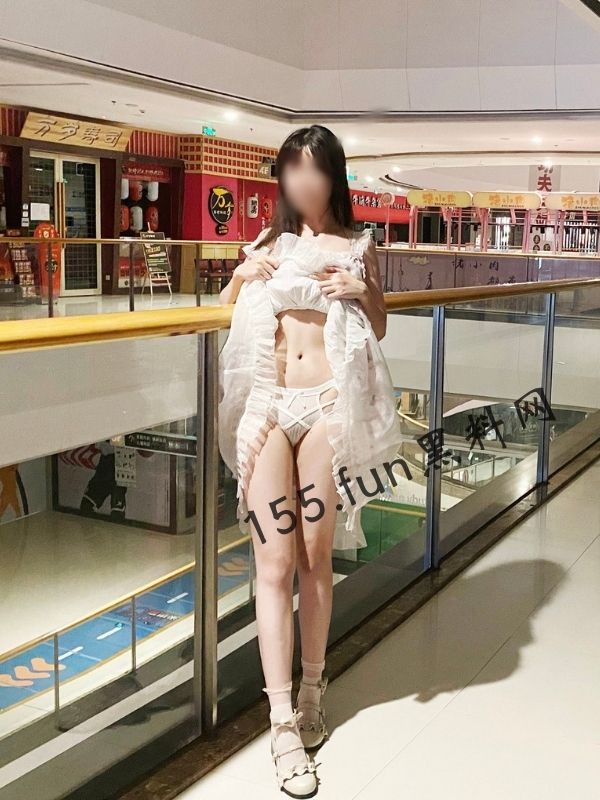 大学情侣宿舍楼道口交做爱 分手后视频被曝光流出
