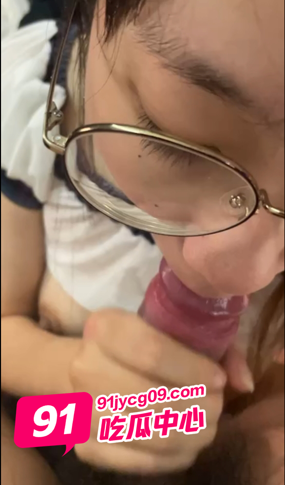 湖北大学学妹月琪 我是爸爸的小母狗~ 超淫荡口交拉丝视频流出 配图