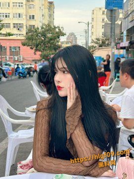 推特二十万粉福利姬 乃爱 独家定制视频流出 自慰潮吹喷射丝袜白浆 御姐女神沦为二代哥胯下母狗玩物！